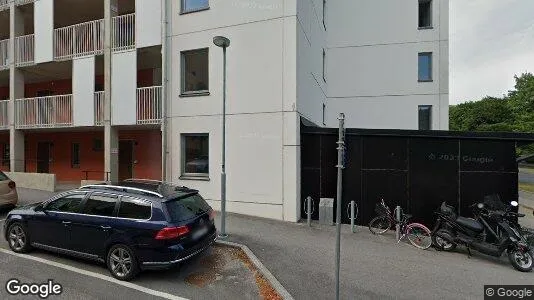 Lägenheter till salu i Huddinge - Bild från Google Street View