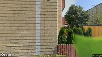 Lägenheter till salu i Botkyrka - Bild från Google Street View