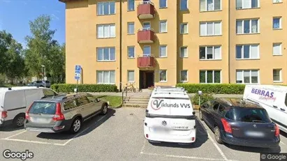 Lägenheter till salu i Huddinge - Bild från Google Street View