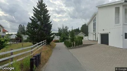 Lägenheter till salu i Huddinge - Bild från Google Street View