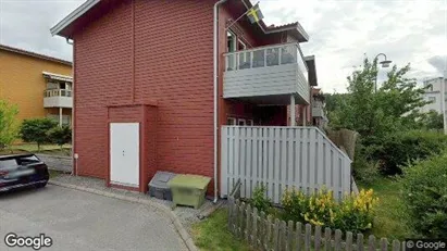 Lägenheter till salu i Huddinge - Bild från Google Street View