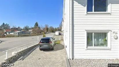 Lägenheter till salu i Österåker - Bild från Google Street View Lägenheter till salu i Österåker - Bild från Google Street View