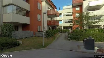 Lägenheter till salu i Ekerö - Bild från Google Street View Lägenheter till salu i Ekerö - Bild från Google Street View