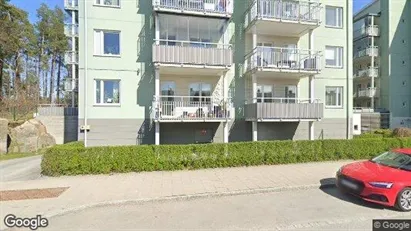 Lägenheter till salu i Solna - Bild från Google Street View Lägenheter till salu i Solna - Bild från Google Street View