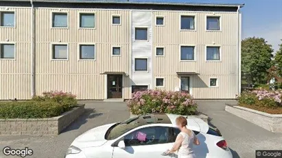 Bostadsrätter till salu i Upplands-Bro - Bild från Google Street View Bostadsrätter till salu i Upplands-Bro - Bild från Google Street View