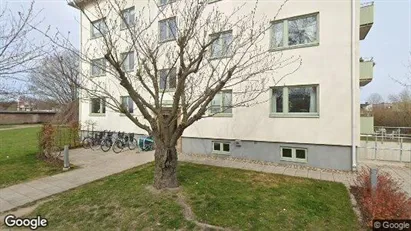 Lägenheter att hyra i Kalmar - Bild från Google Street View Lägenheter att hyra i Kalmar - Bild från Google Street View