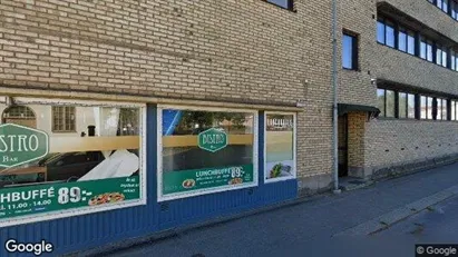 Lägenheter att hyra i Nybro - Bild från Google Street View Lägenheter att hyra i Nybro - Bild från Google Street View