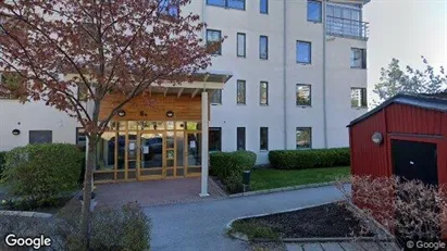 Lägenheter till salu i Upplands-Bro - Bild från Google Street View Lägenheter till salu i Upplands-Bro - Bild från Google Street View
