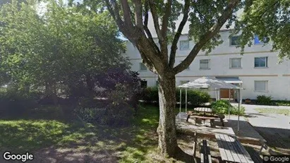 Lägenheter att hyra i Botkyrka - Bild från Google Street View Lägenheter att hyra i Botkyrka - Bild från Google Street View