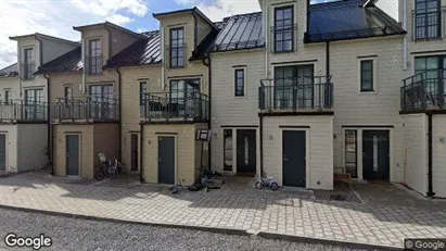 Lägenheter till salu i Järfälla - Bild från Google Street View Lägenheter till salu i Järfälla - Bild från Google Street View