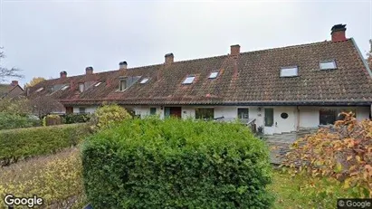 Lägenheter till salu i Söderort - Bild från Google Street View Lägenheter till salu i Söderort - Bild från Google Street View
