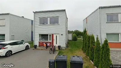 Bostadsrätter till salu i Upplands-Bro - Bild från Google Street View