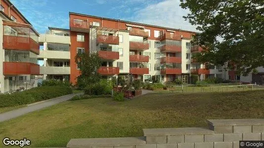 Bostadsrätter till salu i Ekerö - Bild från Google Street View