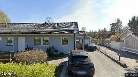 Lägenheter till salu i Sollentuna - Bild från Google Street View