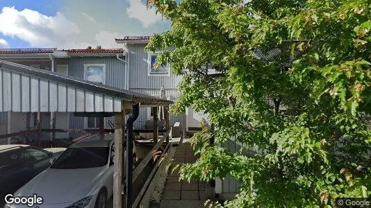 Lägenheter till salu i Huddinge - Bild från Google Street View