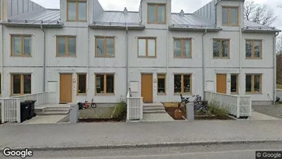 Bostadsrätter till salu i Huddinge - Bild från Google Street View