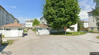 Bostadsrätter till salu i Haninge - Bild från Google Street View