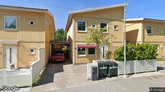 Lägenheter till salu i Botkyrka - Bild från Google Street View