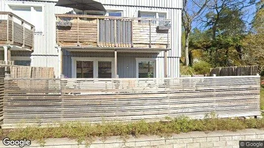 Bostadsrätter till salu i Tyresö - Bild från Google Street View