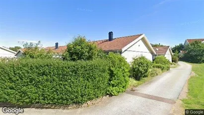 Bostadsrätter till salu i Tjörn - Bild från Google Street View