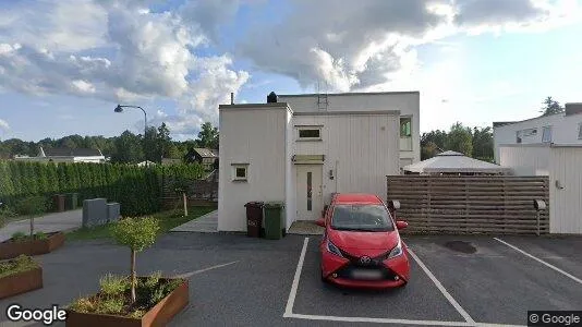 Lägenheter till salu i Huddinge - Bild från Google Street View