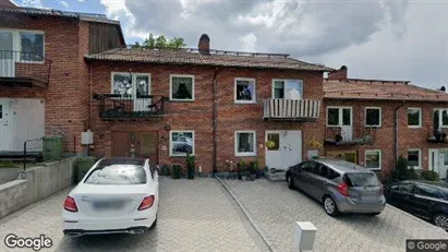 Lägenheter till salu i Huddinge - Bild från Google Street View