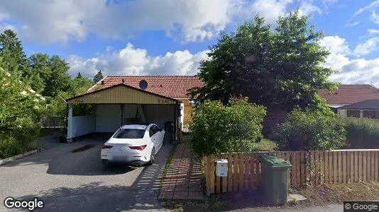 Lägenheter till salu i Huddinge - Bild från Google Street View