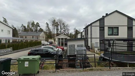 Lägenheter till salu i Huddinge - Bild från Google Street View