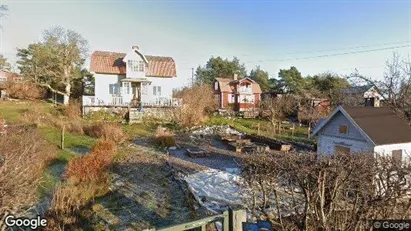 Bostadsrätter till salu i Ekerö - Bild från Google Street View
