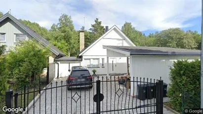 Lägenheter till salu i Haninge - Bild från Google Street View