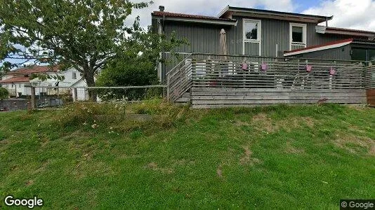 Lägenheter till salu i Orust - Bild från Google Street View