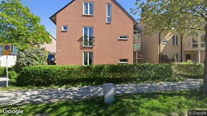 Bostadsrätter till salu i Tyresö - Bild från Google Street View