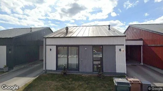 Lägenheter till salu i Upplands Väsby - Bild från Google Street View