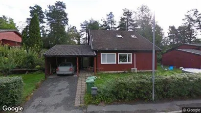 Lägenheter att hyra i Huddinge - Bild från Google Street View