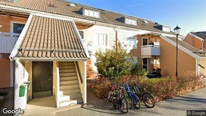 Lägenheter till salu i Upplands-Bro - Bild från Google Street View