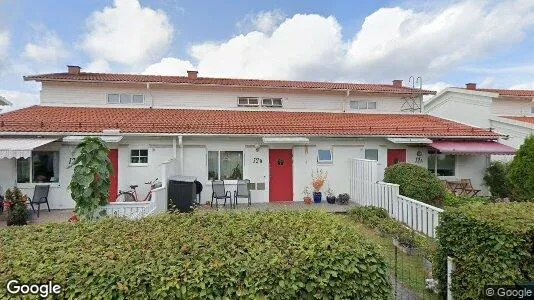 Bostadsrätter till salu i Mark - Bild från Google Street View