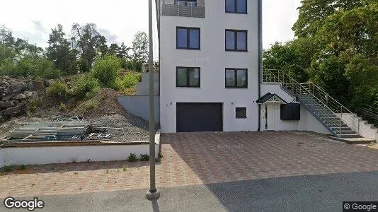 Lägenheter till salu i Huddinge - Bild från Google Street View