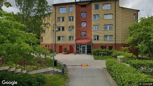 Bostadsrätter till salu i Tyresö - Bild från Google Street View