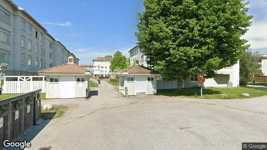 Lägenheter till salu i Haninge - Bild från Google Street View