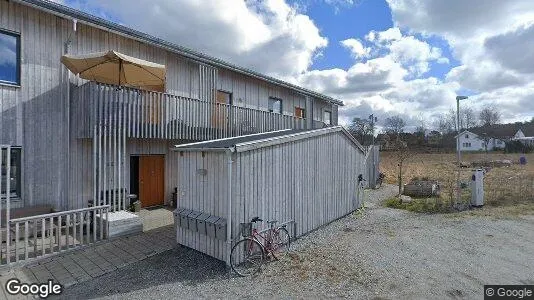 Bostadsrätter till salu i Tjörn - Bild från Google Street View