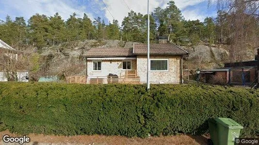 Lägenheter till salu i Huddinge - Bild från Google Street View