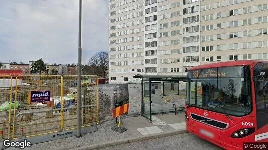 Lägenheter att hyra i Huddinge - Bild från Google Street View