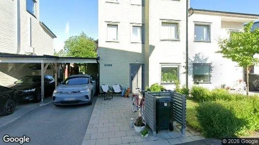 Lägenheter till salu i Ekerö - Bild från Google Street View