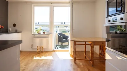 Stilren och hemtrevlig 3:a i attraktiva Kölen – totalrenoverad 2018