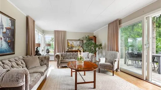 Hus i Täby - foto 1