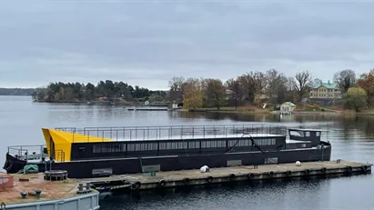Husbåt - kombinerad bostad / lokal