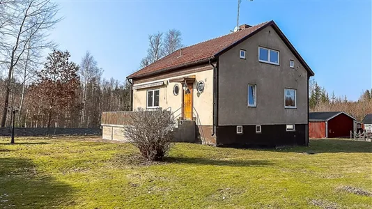 Hus till salu i Emmaboda - foto 1