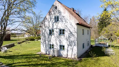 Kalkstenshus från 1744