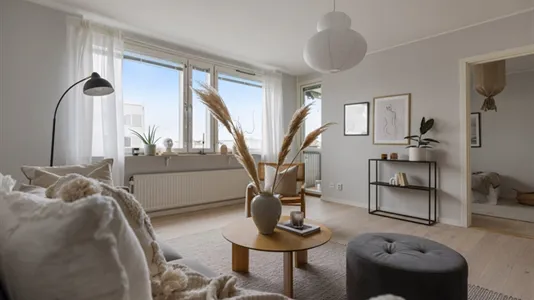 Bostadsrätter till salu i Nacka - foto 1