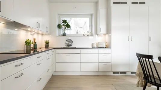 Bostadsrätter till salu i Nacka - foto 1
